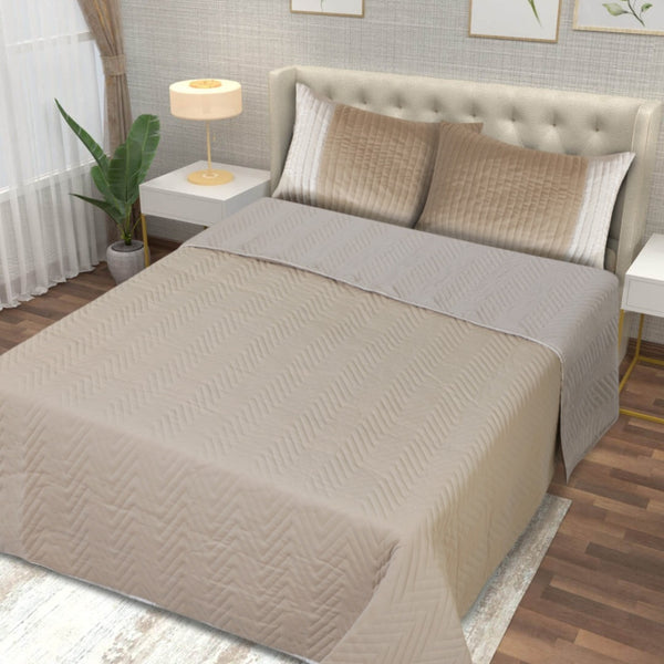 Comfort Lover Bedspread in Brown Colour