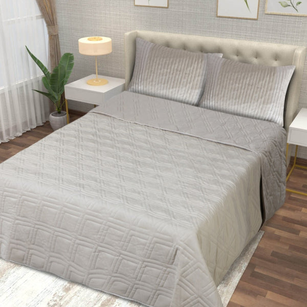 Comfort Lover Bedspread in Grey Colour